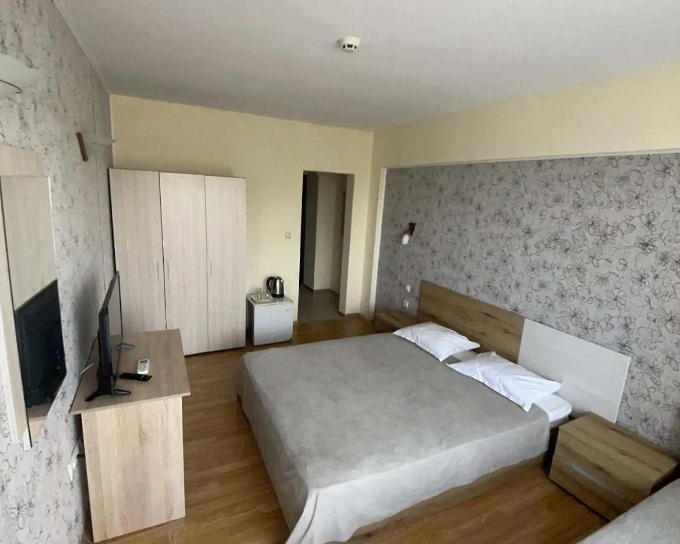 Apartments Devora 1 & Bar & Restaurant Varna 0*,